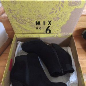 ANKLE BOOTS, SIZE 8, MIX NO. 6, ZIPPER ,GARTER